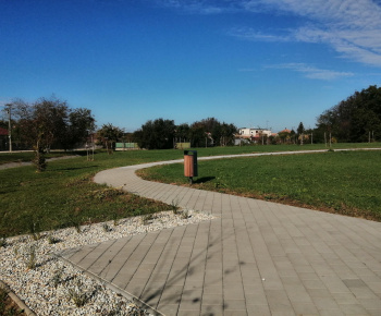 Aktuality / Park s jazierkami - foto